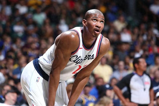 NBA历史上七位双手攻击高手的卓越表现